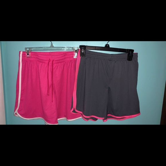 Women's athletic shorts - Picture 1 of 3